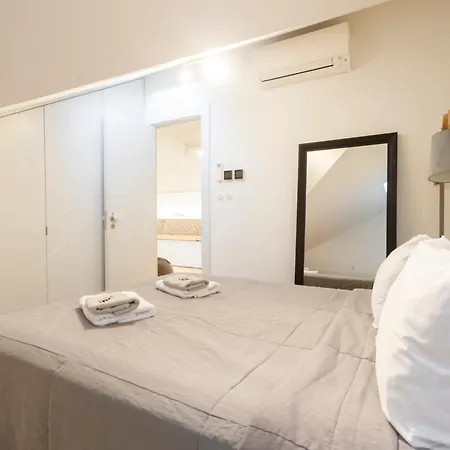 Premium On Augusta Street Apartment
